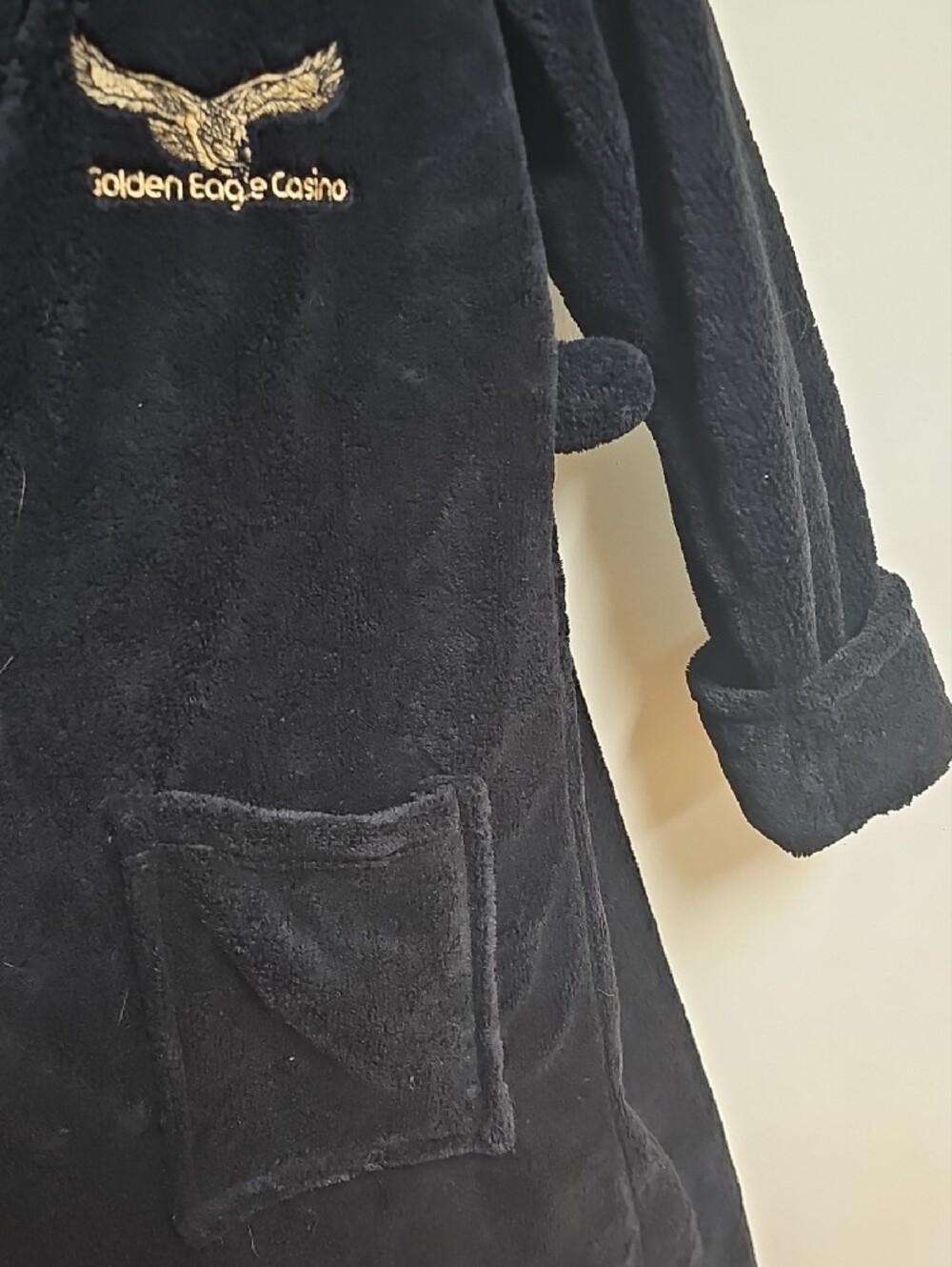 J3🔹️Black Plush Robe - Picture 2 of 4